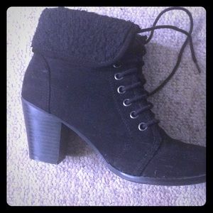 ANKLE BOOTS